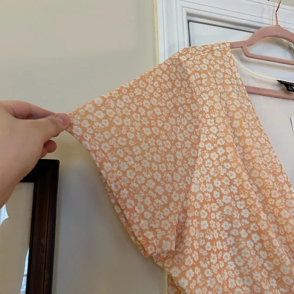 Torrid Peach Floral Blouse - Picture 3 of 5